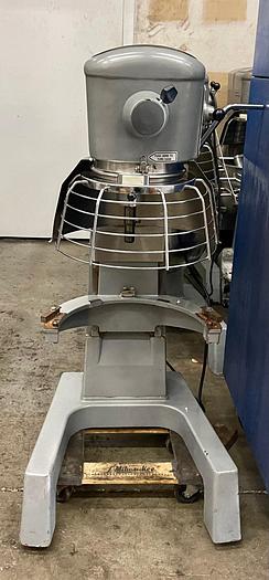 Used Hobart 30 Qt Heavy Duty Mixer D300T w/ SS Bowl, Guard and 3 Attachments