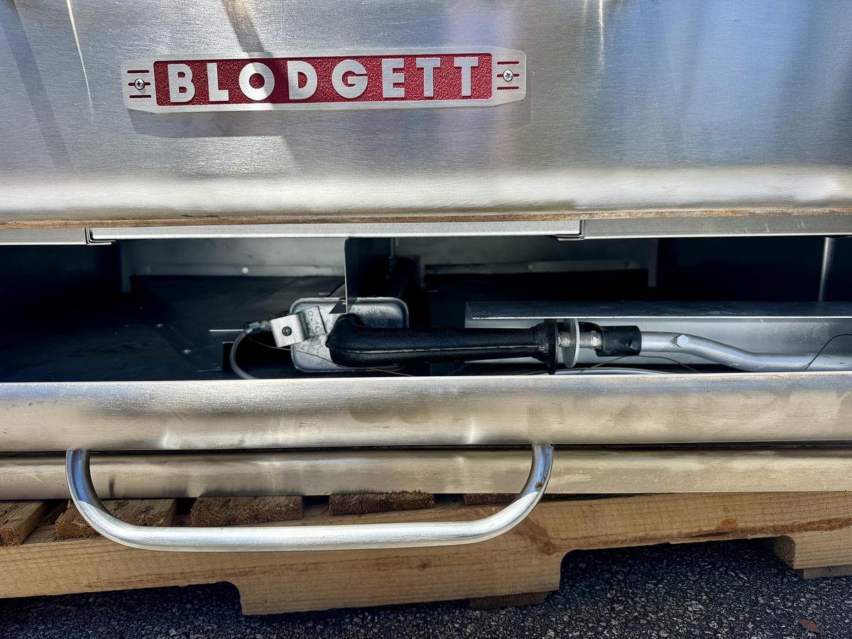 Refurbished Blodgett 961 Doublestack LP pizza oven comes with seasoned stones. Can be converted for an additional fee