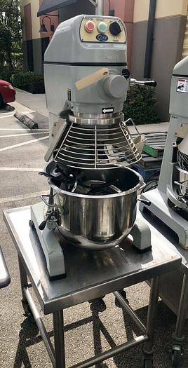 Used Globe - SP25 - 25 Qt Bench Mixer Comes With Table
