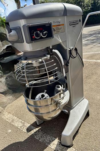 Used Hobart Legacy HL300 200V 1 phase mixer comes with a stainless steel bowl and three attachments