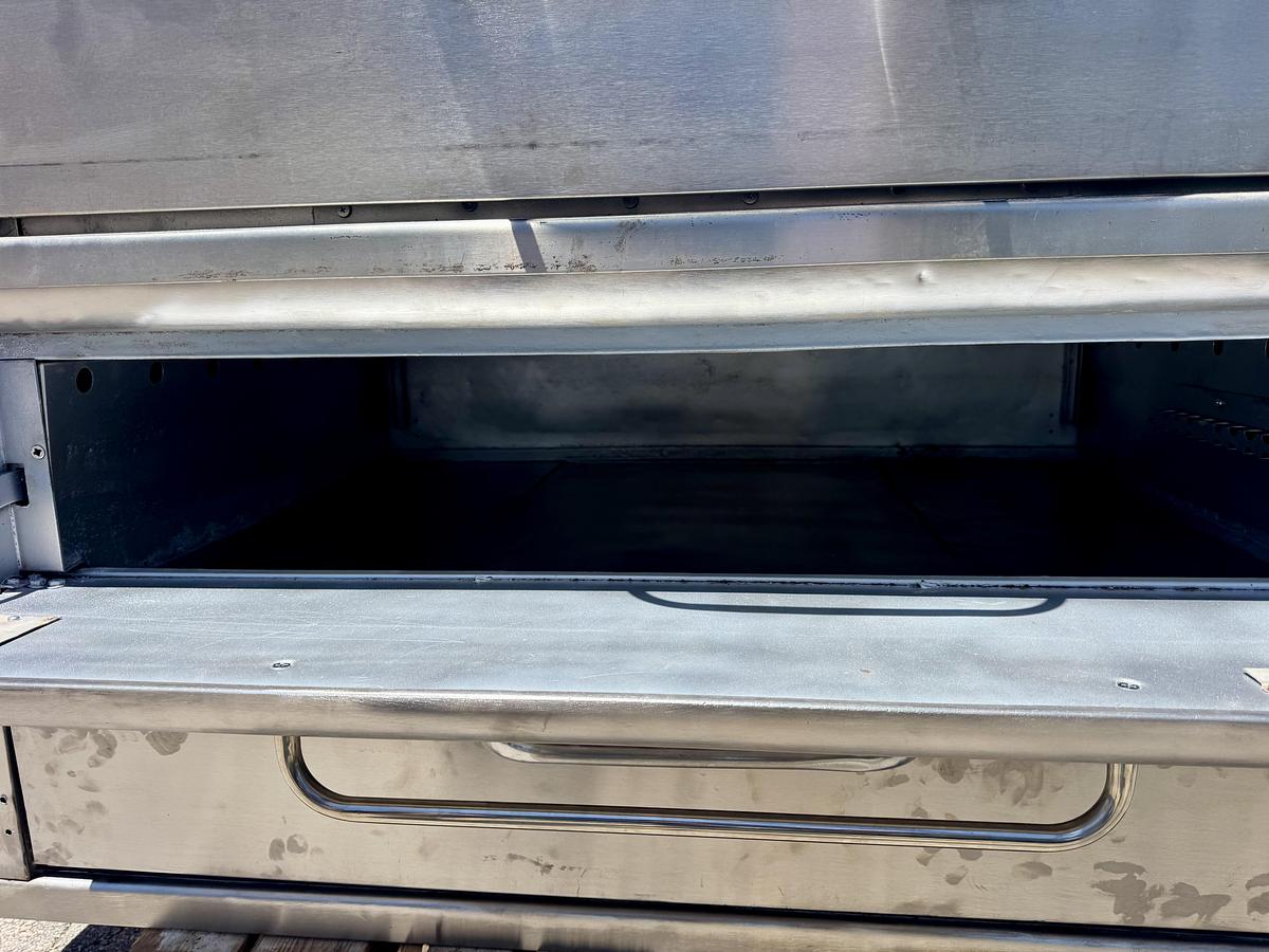 Refurbished Blodgett 961 Doublestack LP pizza oven comes with seasoned stones. Can be converted for an additional fee
