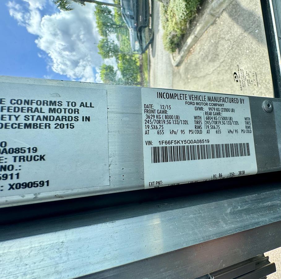 2016 Ford gas 2108 original miles 28’ food truck used only 7 times