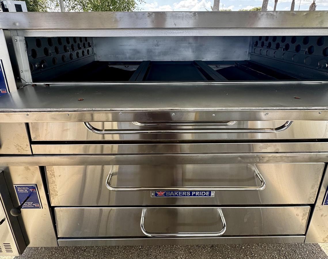 Refurbished Bakerspride Y602 reconditioned Doublestack 6 pie pizza oven