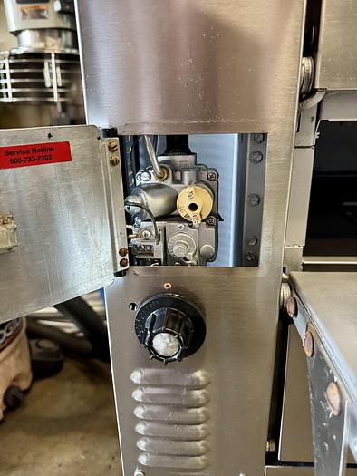 Refurbished Bakerspride GP-61 reconditioned Doublestack pizza oven gas