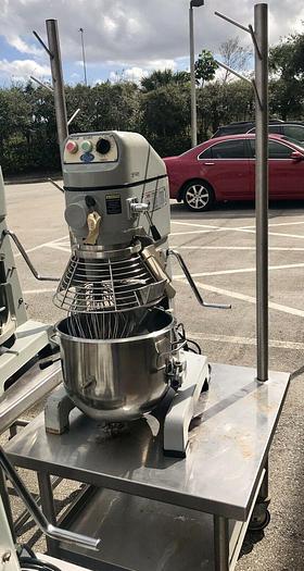 Used Globe - SP25 - 25 Qt Bench Mixer Comes With Table