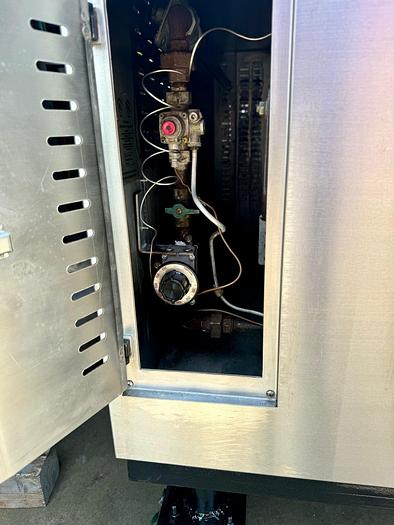 Used Marsal SD660 Doublestack pizza oven on casters