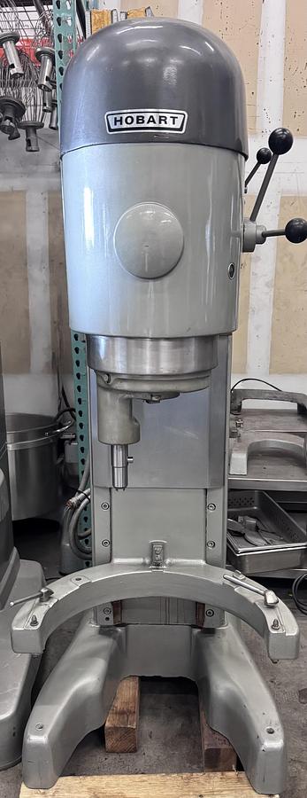 Refurbished Hobart M802 comes With Stainless Bowl, Dolly and one Attachment.
