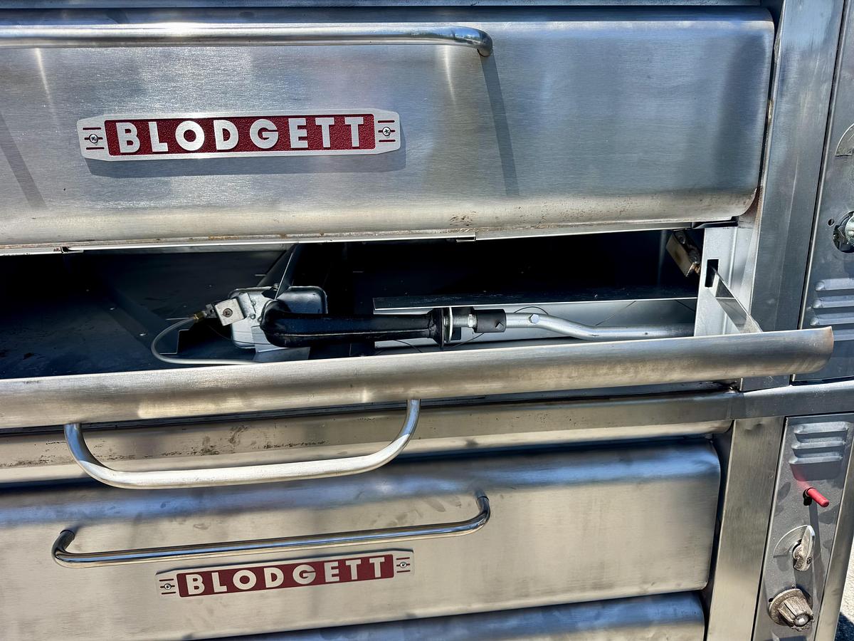 Refurbished Blodgett 961 Doublestack LP pizza oven comes with seasoned stones. Can be converted for an additional fee