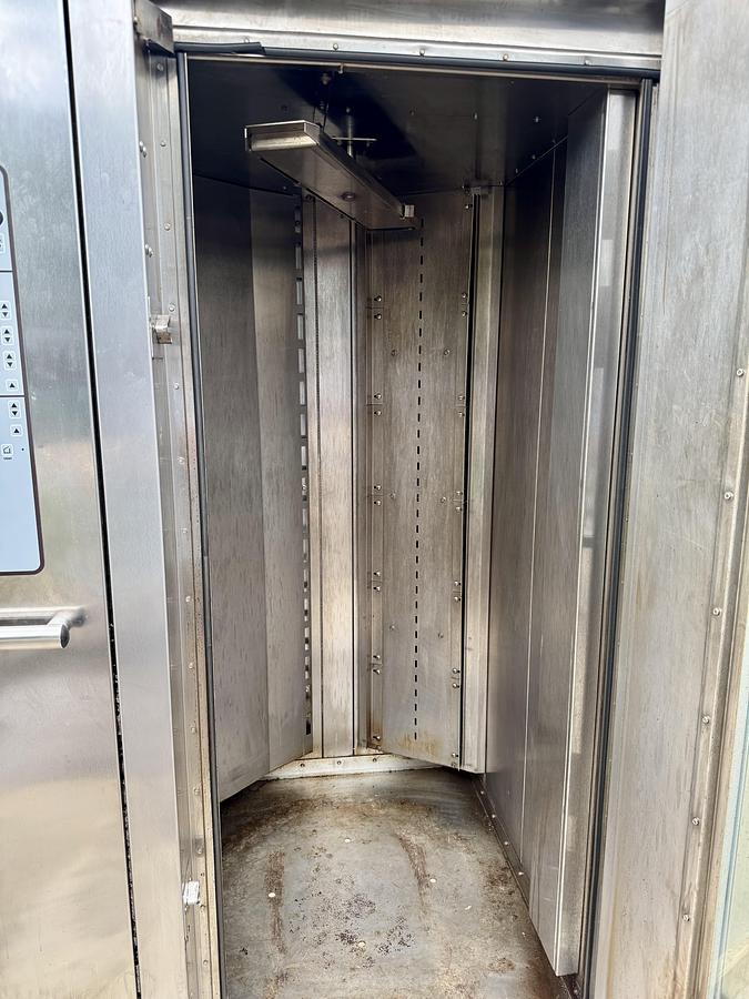 Used Baxter OV500G1EE Single Natural Gas Rotating Rack Convection Oven with Digital Controls - 180,000 BTU