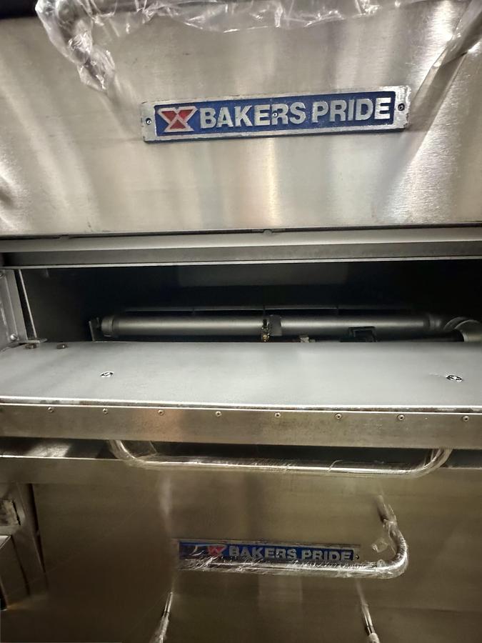 Refurbished Bakers Pride 252 Super Deck Floor Model Double Pizza Deck Oven - Natural Gas (reconditioned)