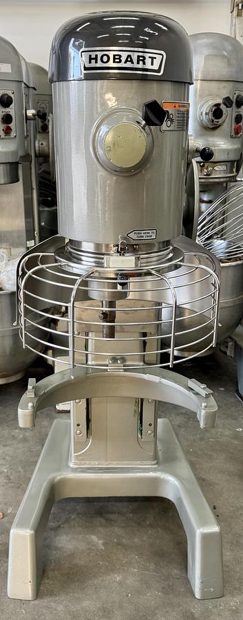 Refurbished Hobart D340 40 quart mixer comes with stainless steel bowl and one attachment 