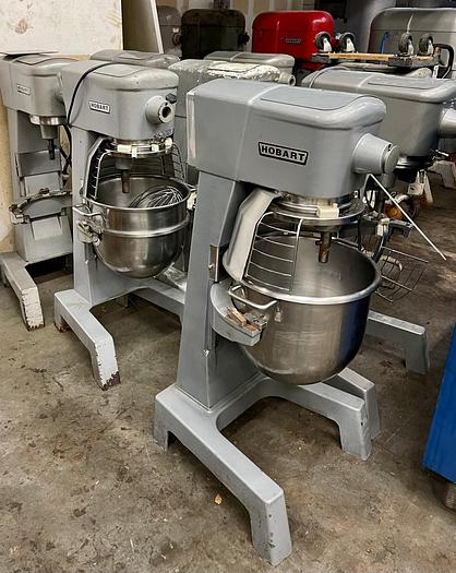 Used Hobart 30 Qt Heavy Duty Mixer D300T w/ SS Bowl, Guard and 3 Attachments