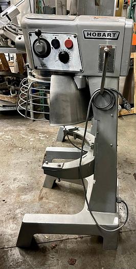 Used Hobart 30 Qt Heavy Duty Mixer D300T w/ SS Bowl, Guard and 3 Attachments