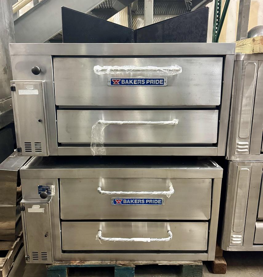 Refurbished Bakers Pride 252 Super Deck Floor Model Double Pizza Deck Oven - Natural Gas (reconditioned)
