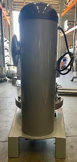 Used Hobart H600T 3 phase 2HP mixer comes with a stainless steel bowl and one attachment