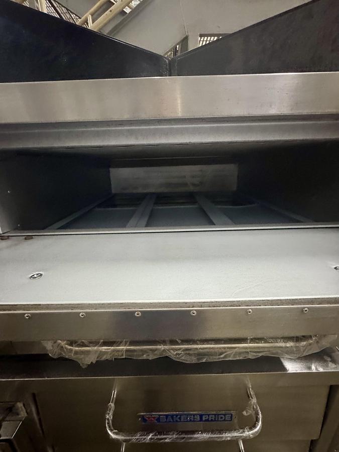 Refurbished Bakers Pride 252 Super Deck Floor Model Double Pizza Deck Oven - Natural Gas (reconditioned)