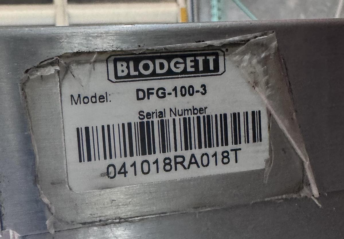 Refurbished Blodgett DFG-100-3 Double Stack Gas Convection Oven