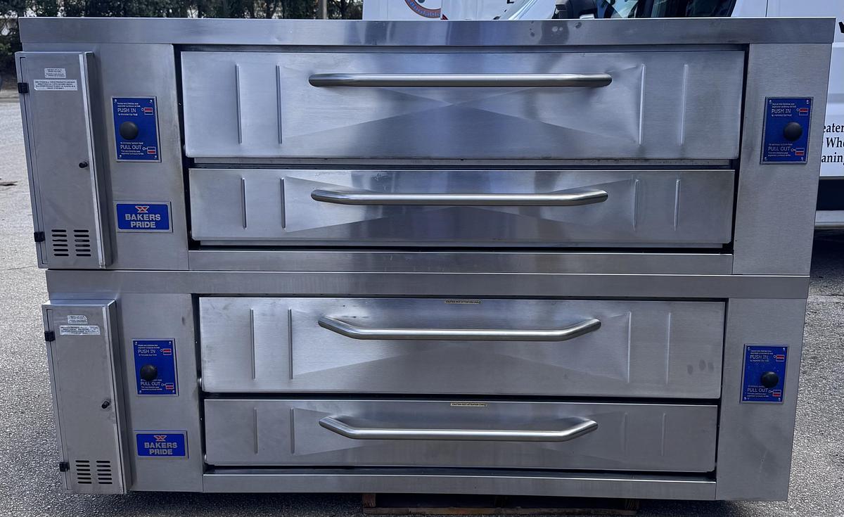 Refurbished Bakerspride Y602 Doublestack 6 pie pizza oven