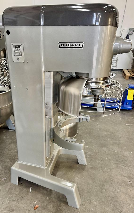 Refurbished Hobart D340 40 quart mixer comes with stainless steel bowl and one attachment 