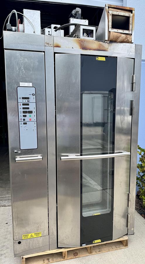 Used Baxter OV500G1EE Single Natural Gas Rotating Rack Convection Oven with Digital Controls - 180,000 BTU