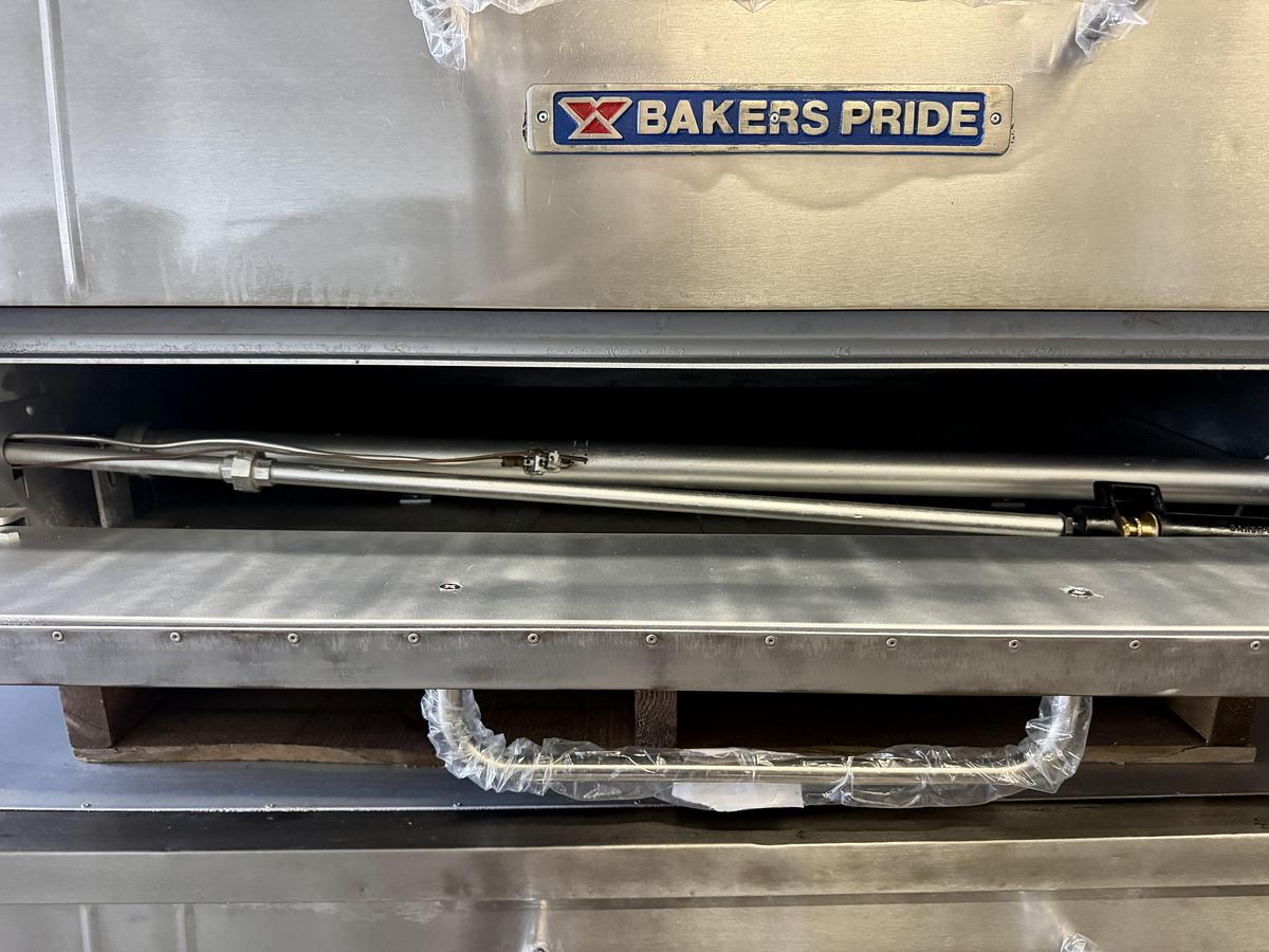 Refurbished 200 Bakers Pride 452