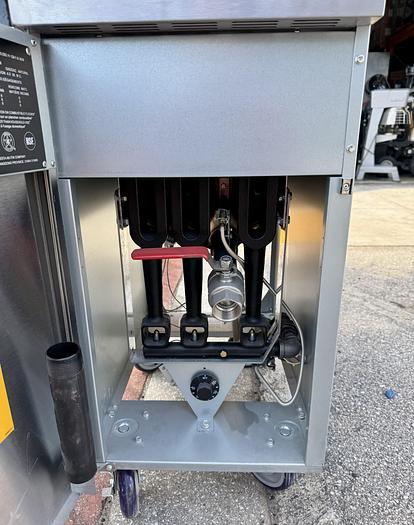 Vulcan LG300 Gas Fryer - (1) 40 lb Vat, Floor Model, Natural Gas