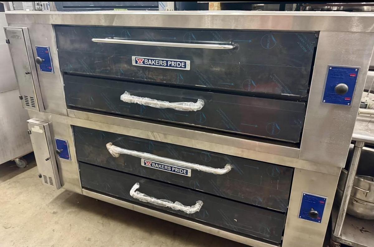 Refurbished Bakers Pride Y-602BL Super Deck Floor Model Double Pizza Deck Oven - Natural Gas *Reconditioned*