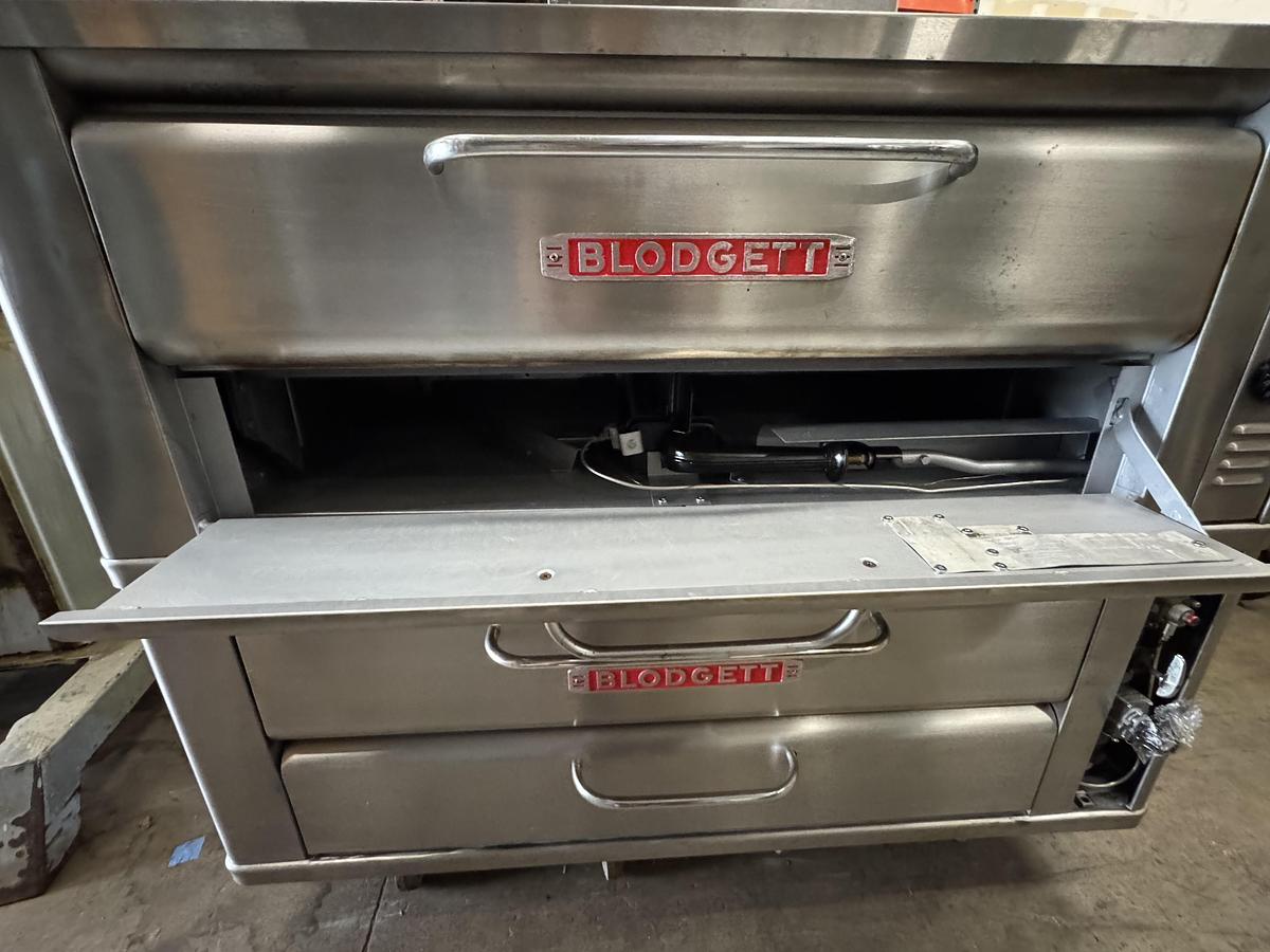 Refurbished Blodgett 961 Doublestack LP pizza oven comes with seasoned stones. Can be converted for an additional fee