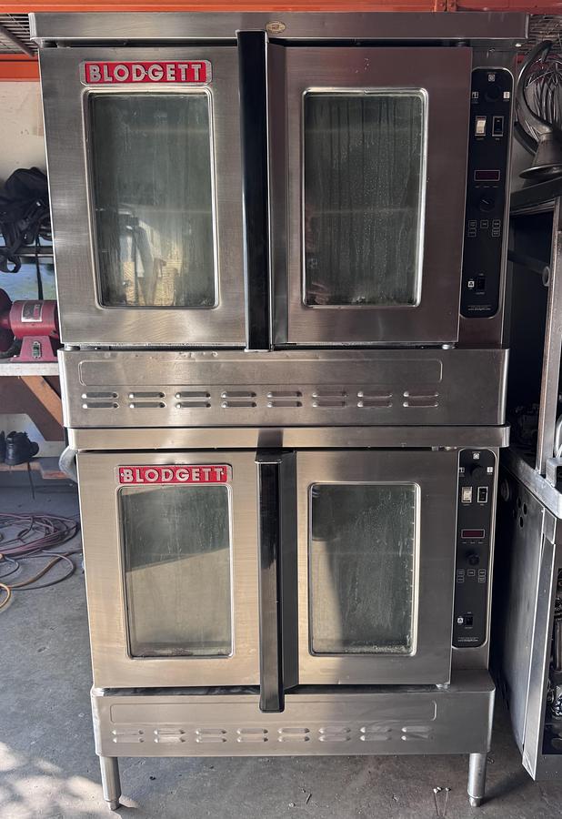 Refurbished Blodgett DFG-100-3 Double Stack Gas Convection Oven