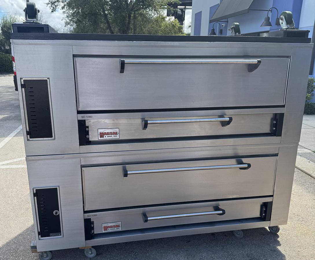 Refurbished Marsal SD-1060 brick lined reconditioned Doublestack 6 pie pizza oven
