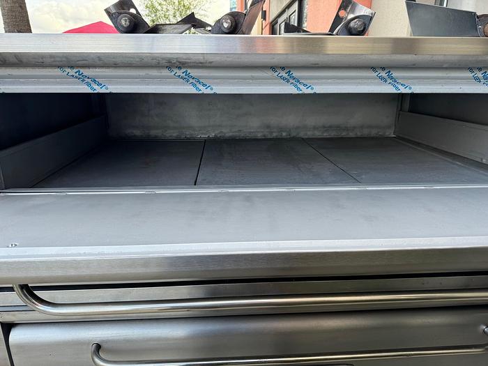 Used Blodgett 1060 double stack 6 pie pizza oven
