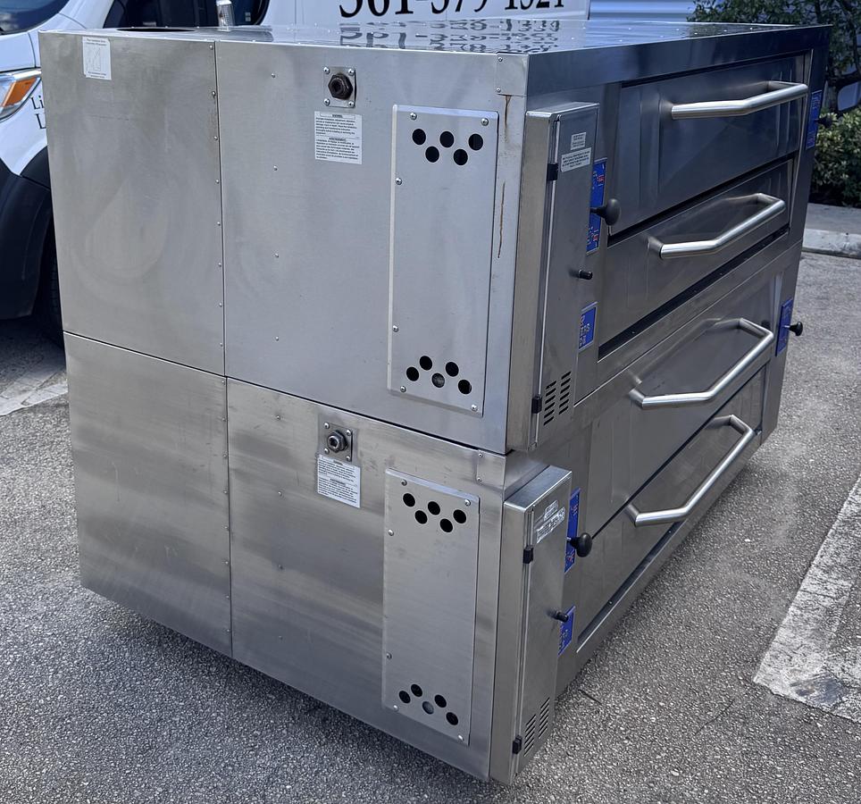 Refurbished Bakerspride Y602 Doublestack 6 pie pizza oven