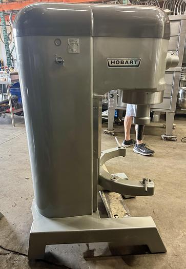 Refurbished Hobart H600T 3 phase 2HP 60 Qt mixer CW stainless steel bowl & 1 attachment