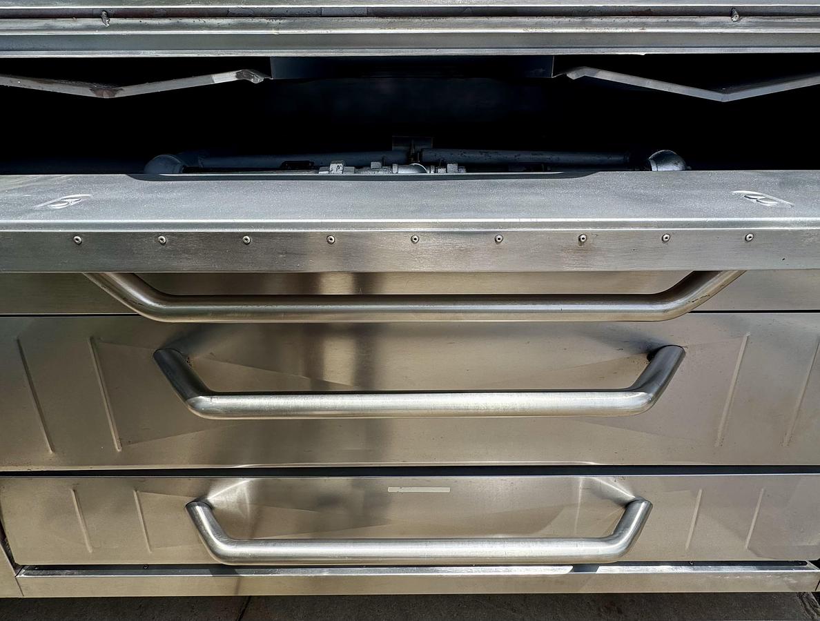 Refurbished Bakerspride Y802 reconditioned Doublestack 6 pie pizza oven