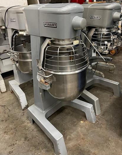 Used Hobart 30 Qt Heavy Duty Mixer D300T w/ SS Bowl, Guard and 3 Attachments