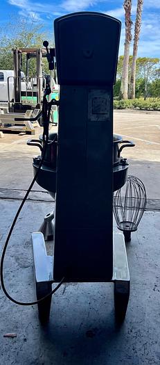 Refurbished Hobart D300t 30 quart mixer 115V comes with a stainless steel bowl and three attachments