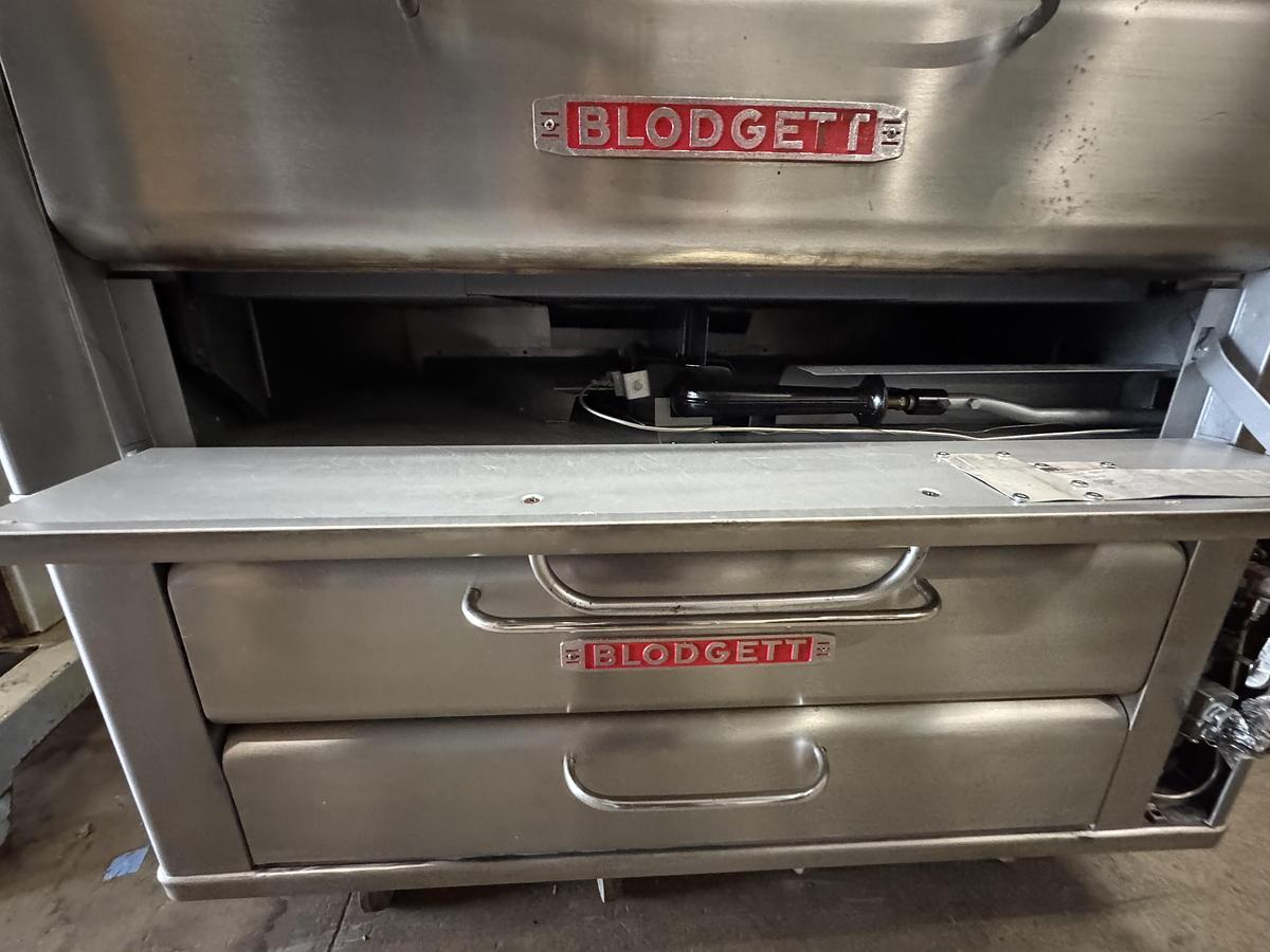 Refurbished Blodgett 961 Doublestack LP pizza oven comes with seasoned stones. Can be converted for an additional fee