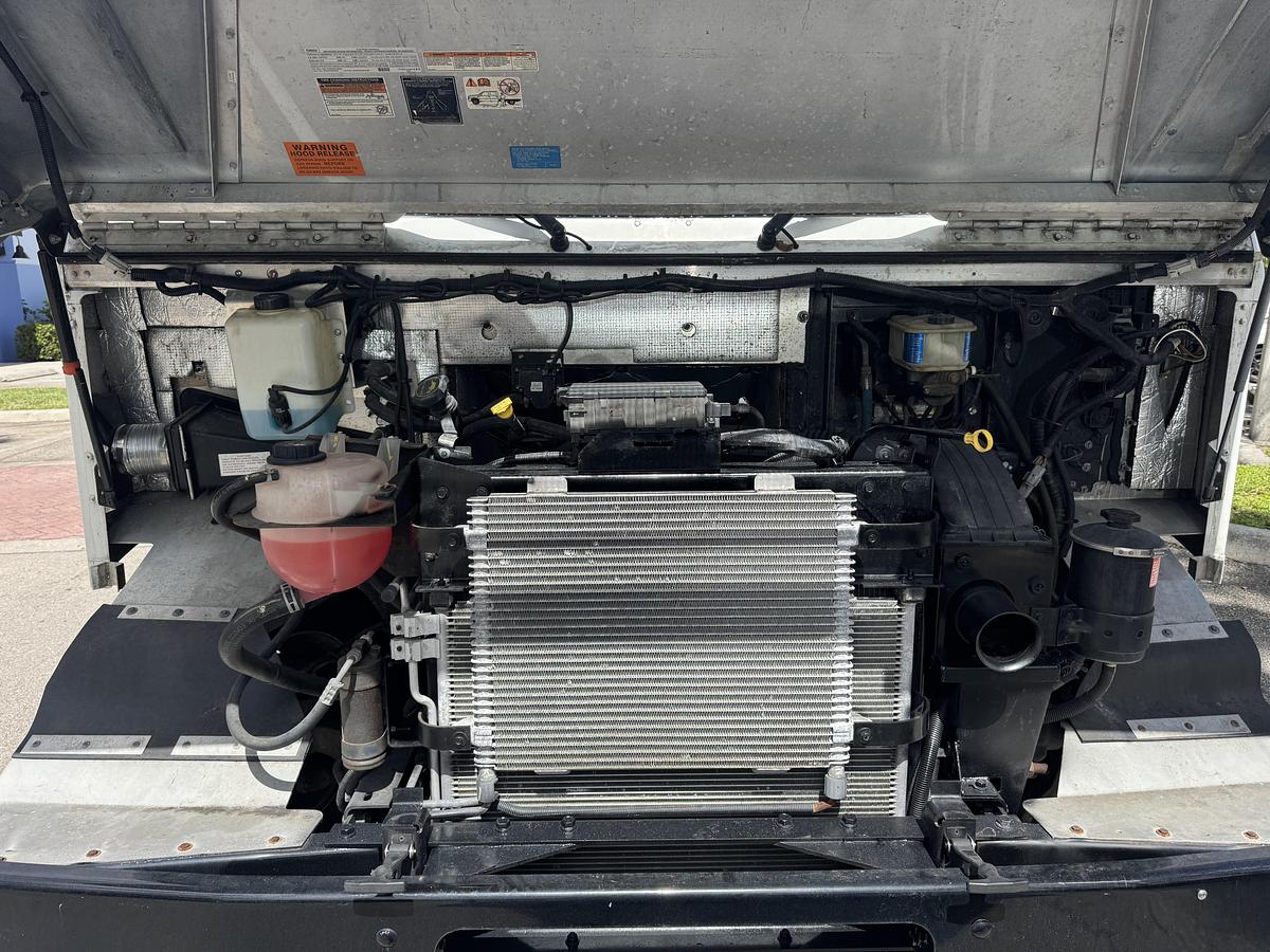 2016 Ford gas 2108 original miles 28’ food truck used only 7 times