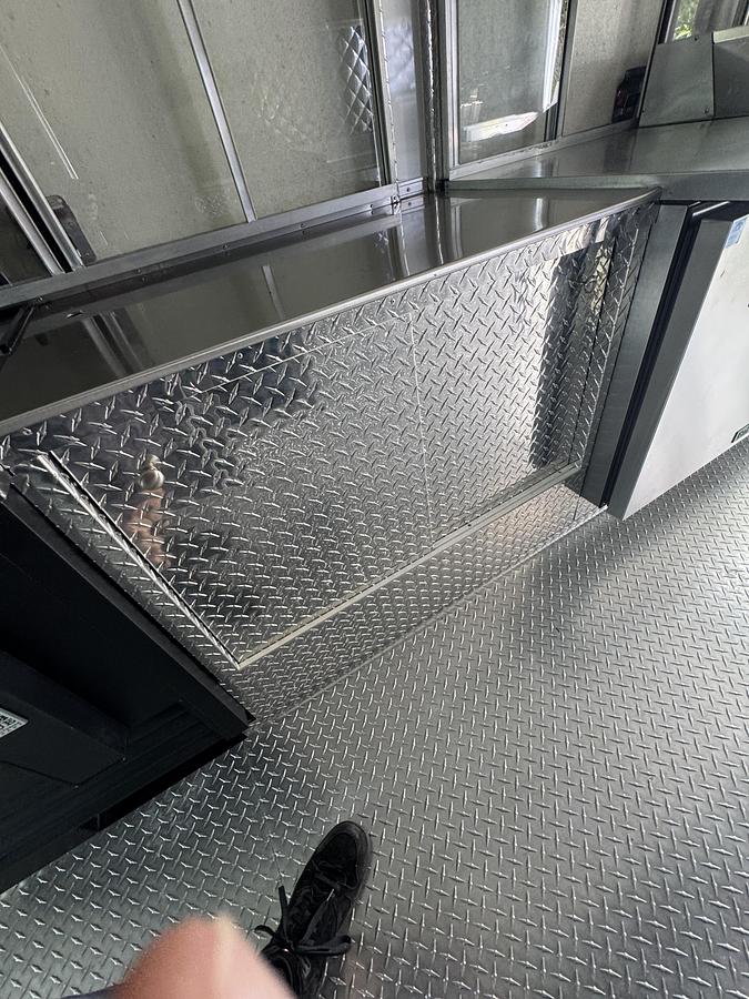 2016 Ford gas 2108 original miles 28’ food truck used only 7 times