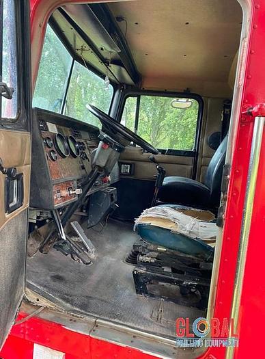 Used Item 0788 : 2001 Kenworth T800B Tractor, 6X4