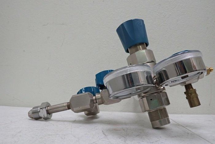 Used Airgas Y12-SR145D Gas Regulator with Smart Indicating Regulator SIR Cartridge