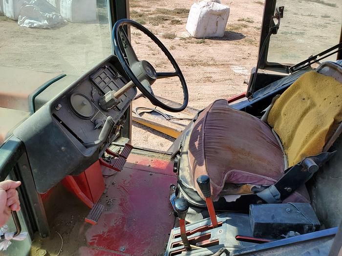 Used International 986 Tractor