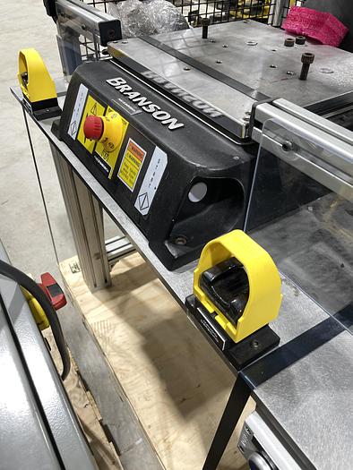Used BRANSON 2000X 2500 WATT ULTASONIC WELDER IN STAND ALONE WORK STATION NEW 2020