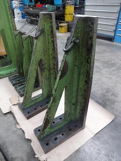 Utilisé 4 Equerres de bridage en fonte