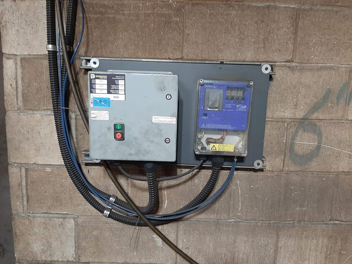 Used DIVERSITECH Filterhawk FH-09 Cartridge Dust Collector