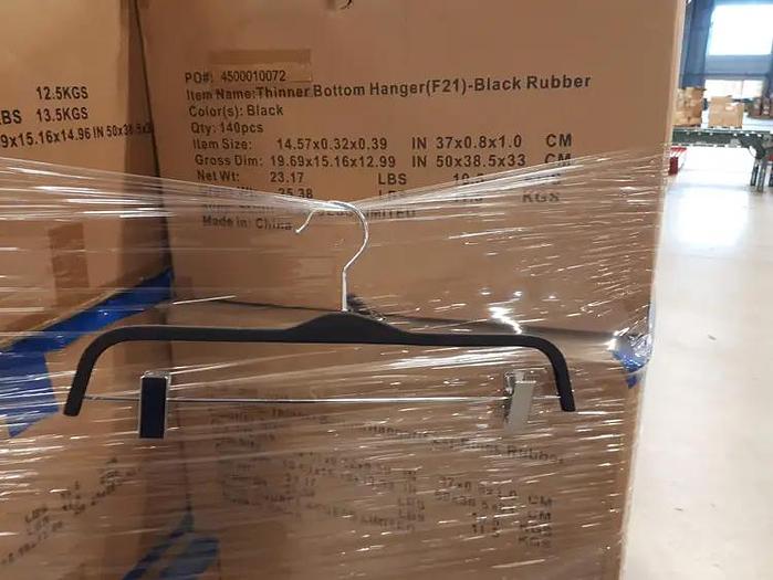 Wholesale Clothes Hangers – Wood, metal & plastic.