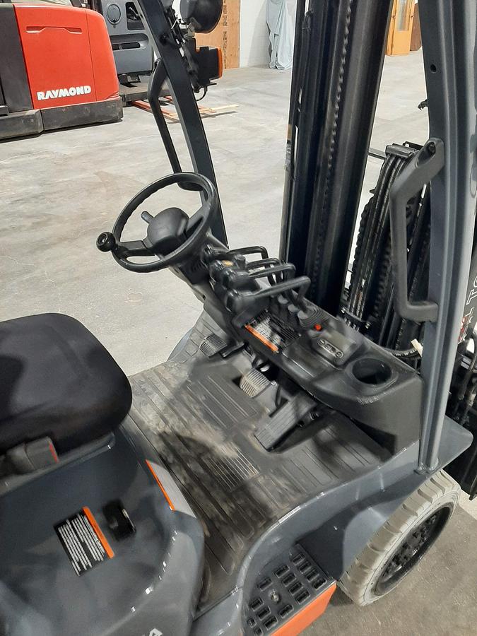 Used 2019 TOYOTA 8FGCU30 – 6000 lb. Forklift