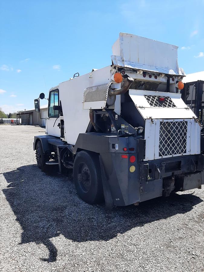 Used JOHNSTON 4000 Sweeper Truck 4000 Sweeper Truck