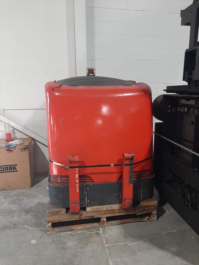 Used RAYMOND 960-CSR30T Electric Man Up Swing Reach Turret Forklift