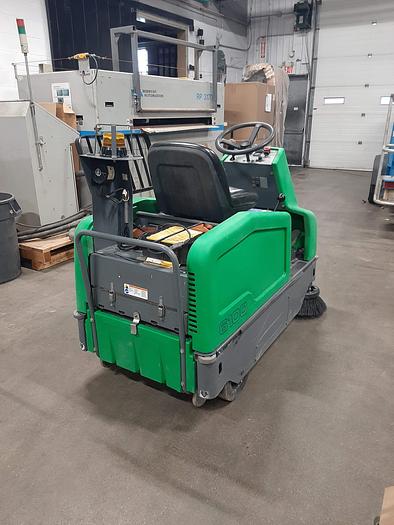 Used 2018 TENNANT - 6100 Ride on Sweeper